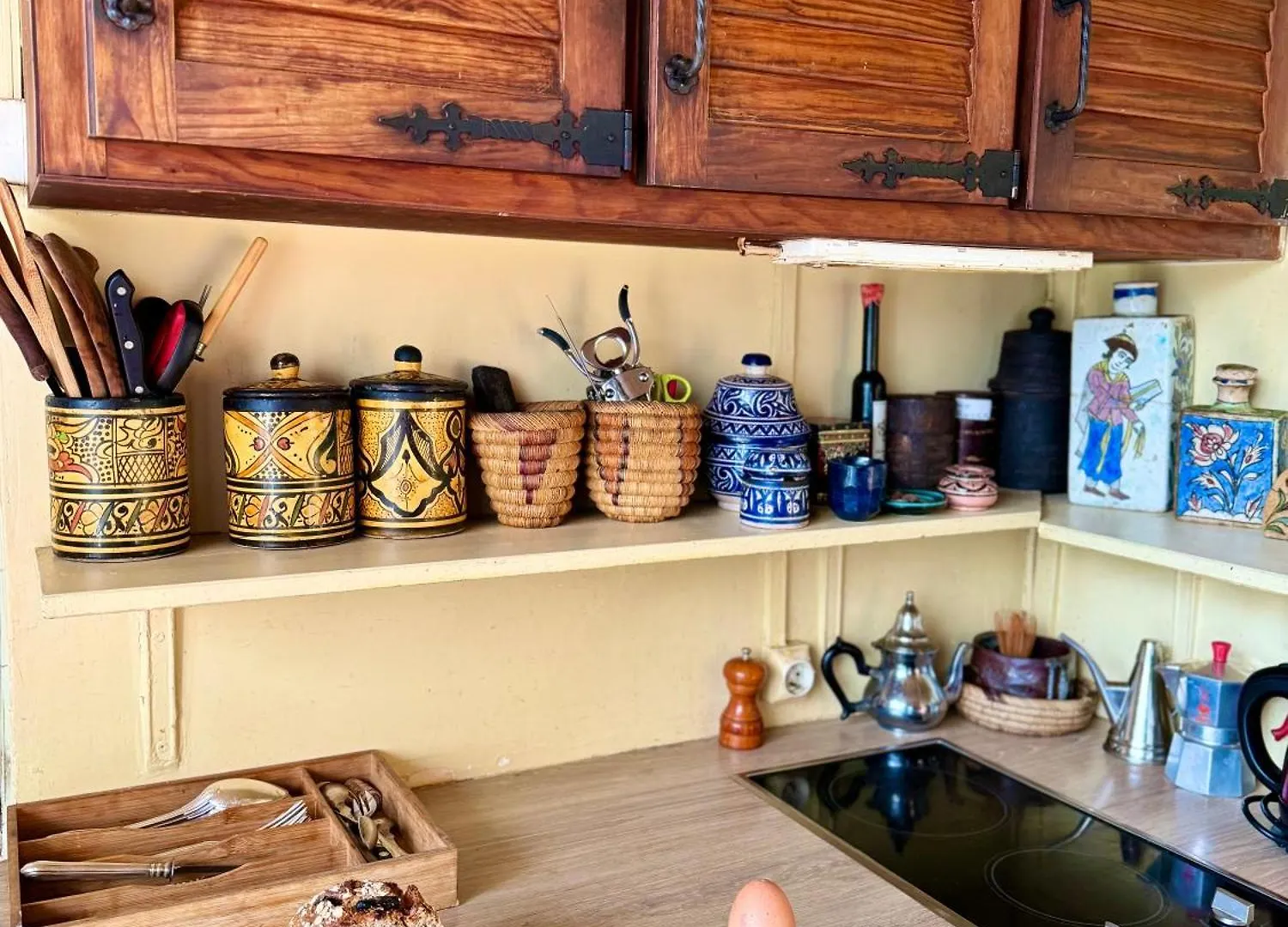Montmartre Hidden Artist Loft Apartment Paris