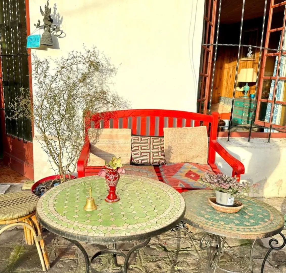 Montmartre Hidden Artist Loft Apartment Paris