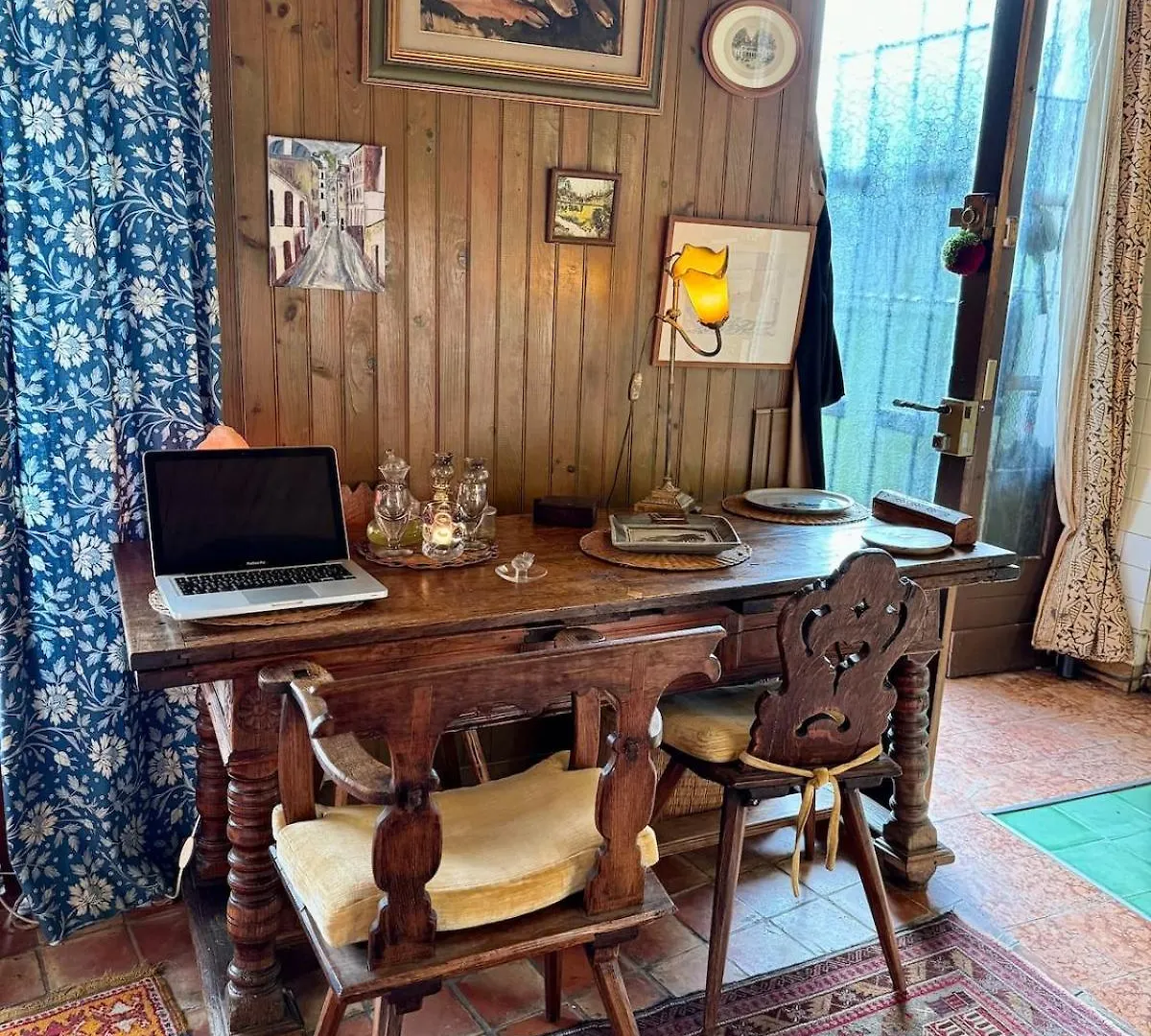 Montmartre Hidden Artist Loft Apartment Paris